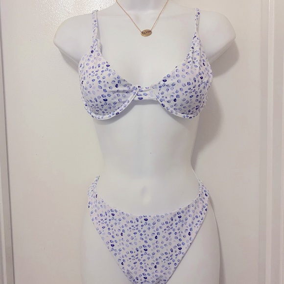 Two Piece - Picture 2 of 3